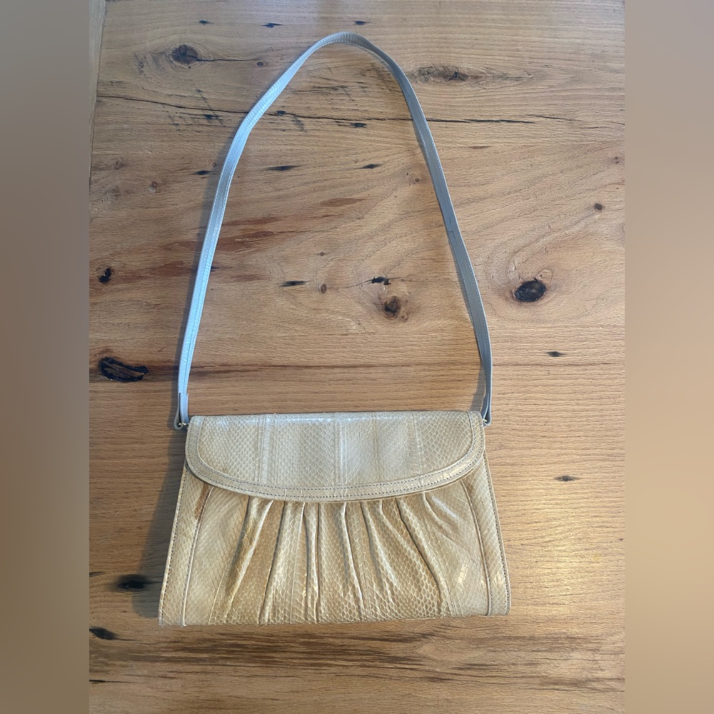 J.Renee Cream Clutch‎ with Shoulder Strap